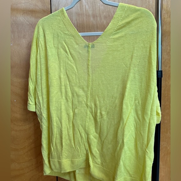 100% Linen Lemon Yellow Woven Top - Picture 3 of 4